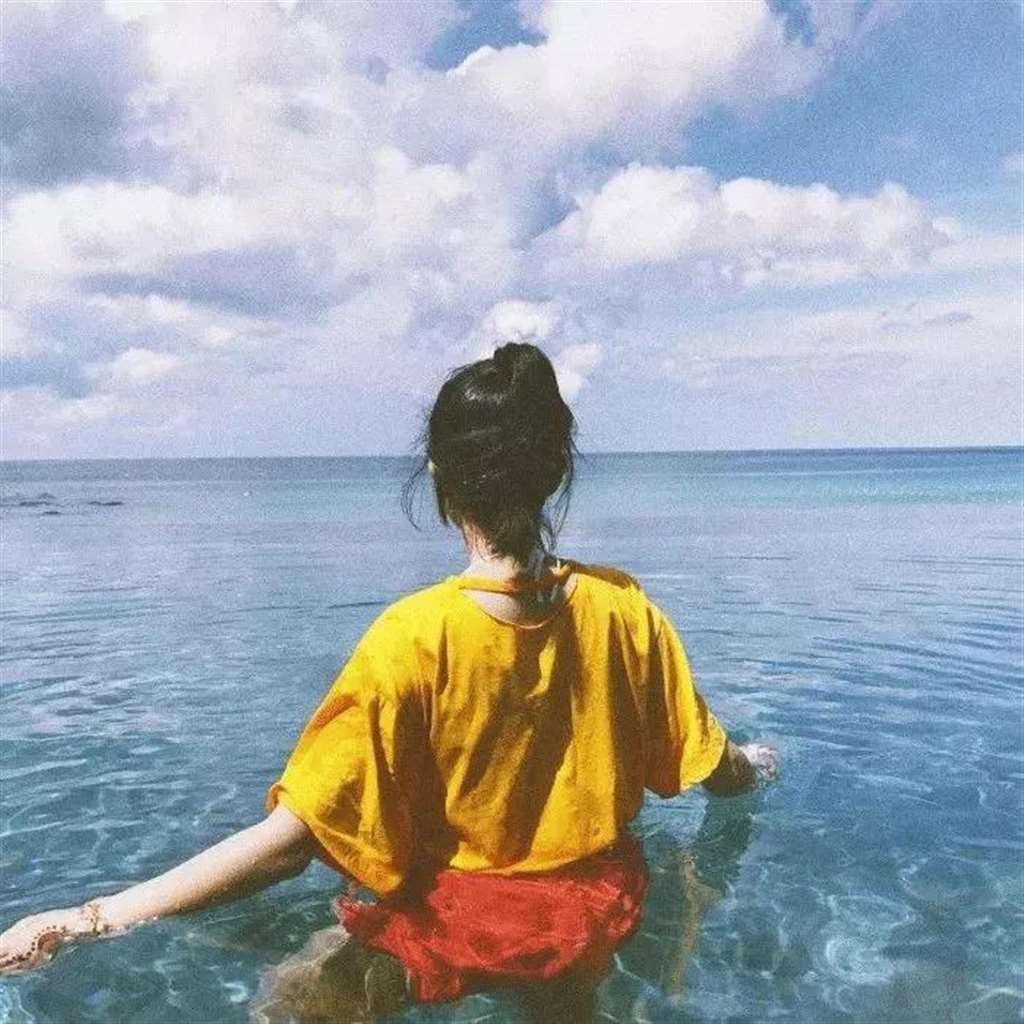 抖音最火图片 这背影像极了爱情