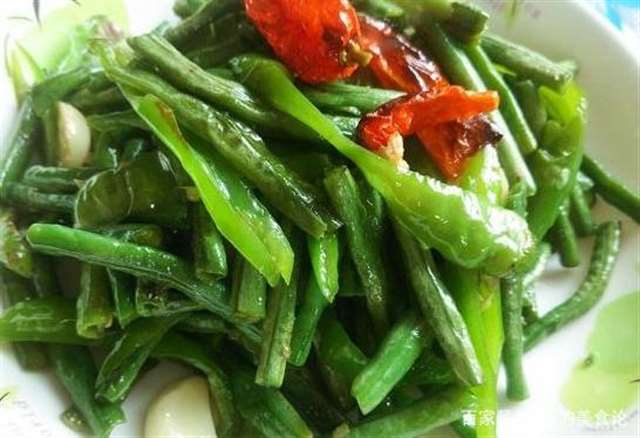 老公为升职在家请领导吃饭/真人口述 老公回公司取文件老板要了我