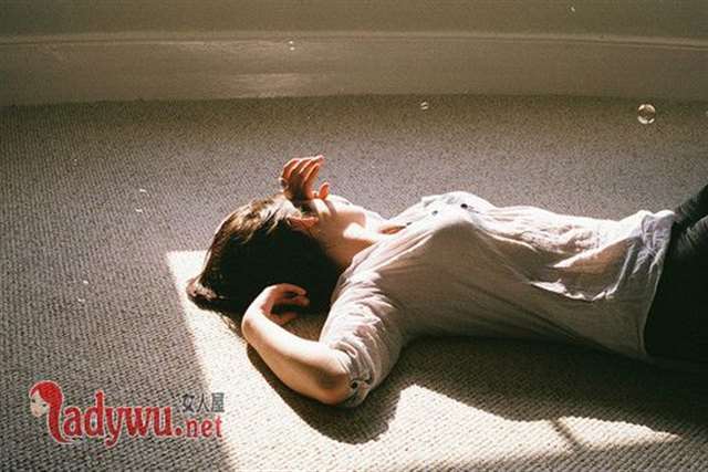 女人出轨后抑郁想死/真人口述