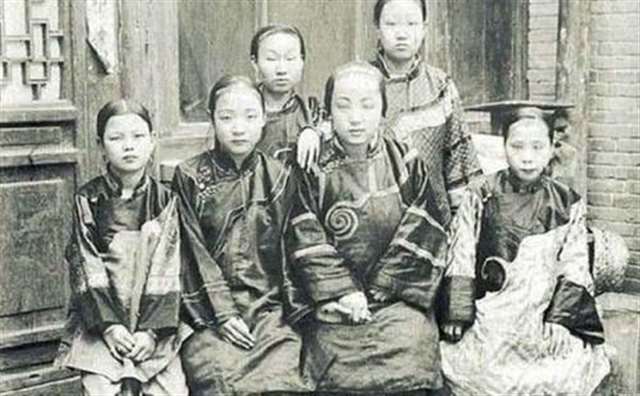 我爹死后我继承了皇位和小妈/真人口述 皇嫂你是我的