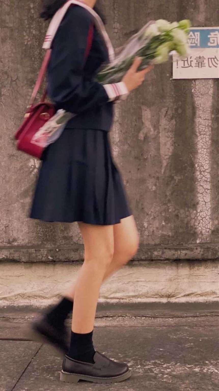 有没有腿特别好看的女生的壁纸推荐?