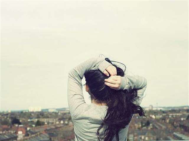 心情低落,烦躁,想哭又很压抑 一秒泪崩的句子