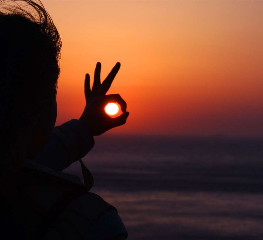 我们都在努力活着