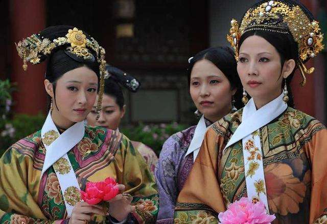 甄嬛传黄改原文 果郡王甄嬛圆房细节