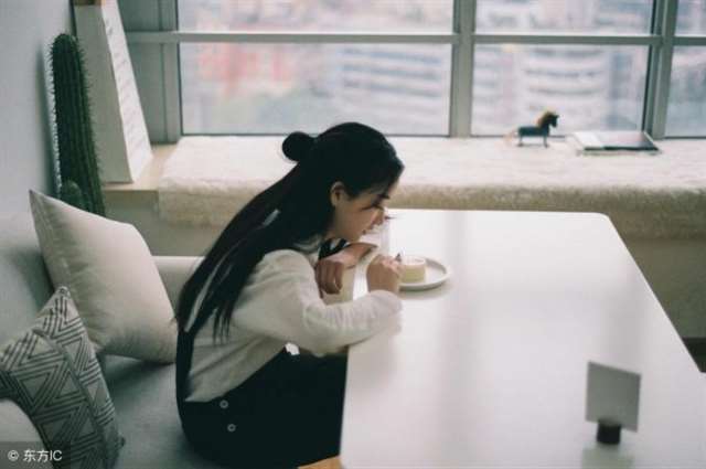 女人无依无靠的句子 无依无靠的女人说说