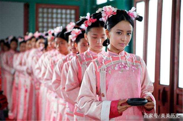 宫女是皇上的自动马桶把侍女当尿盆