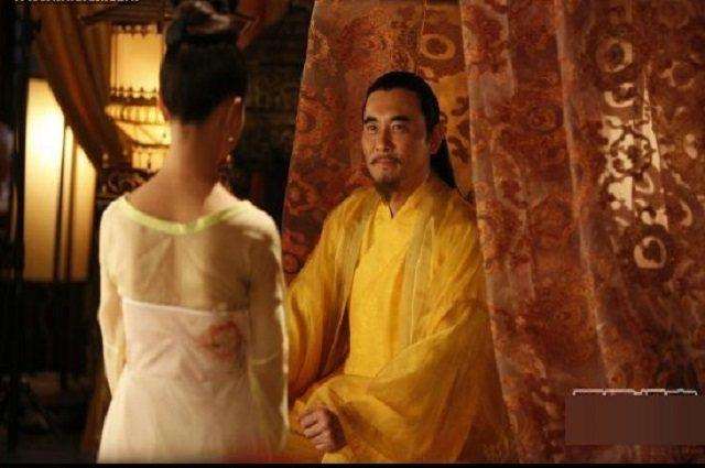 古代公主的第一次缓慢而坚定地深入公主内部