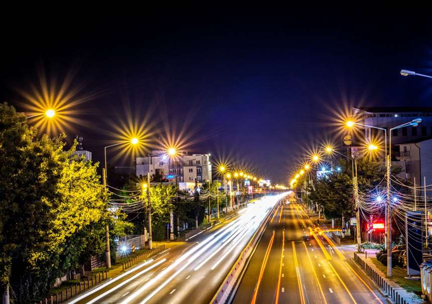 城市公路灯光夜景图片