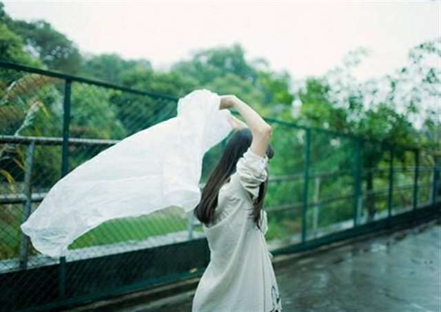 夜深人静特别想你的伤感句子 夜深了特别想你的说说