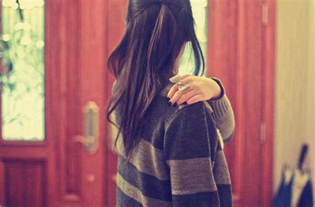 自拍照配伤感的句子 发自己照片伤感的文字