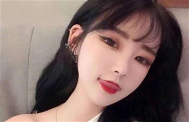 上班的时候突然想要了 办公室做了三次