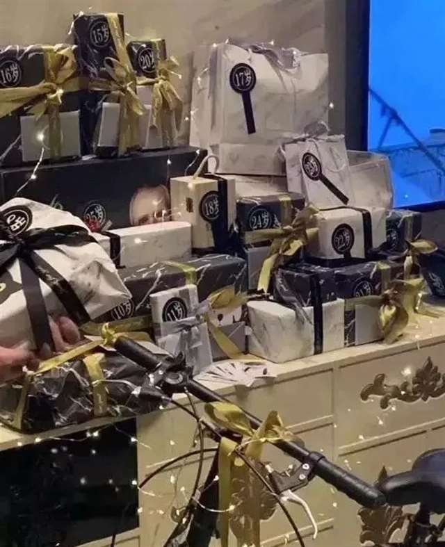 今后阿姨都是你的人 叫阿姨…不说就不给你