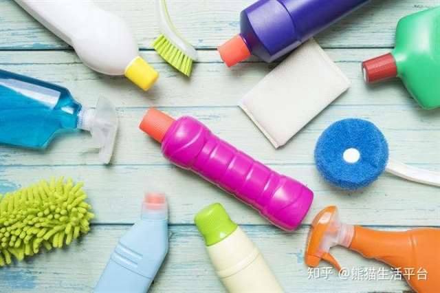 家政上门可以玩吗 上门保洁员进行深度打扫麻豆