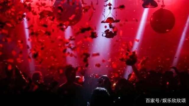 酒吧女的说一起去厕所吗 我想在洗手间把你办了