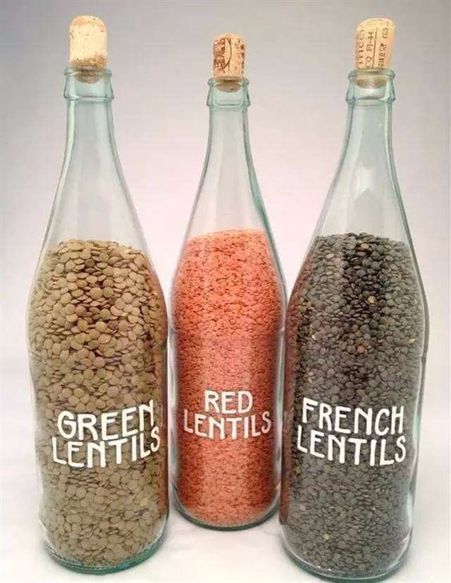 不要用红酒瓶,塞酒的长颈一点点的没入