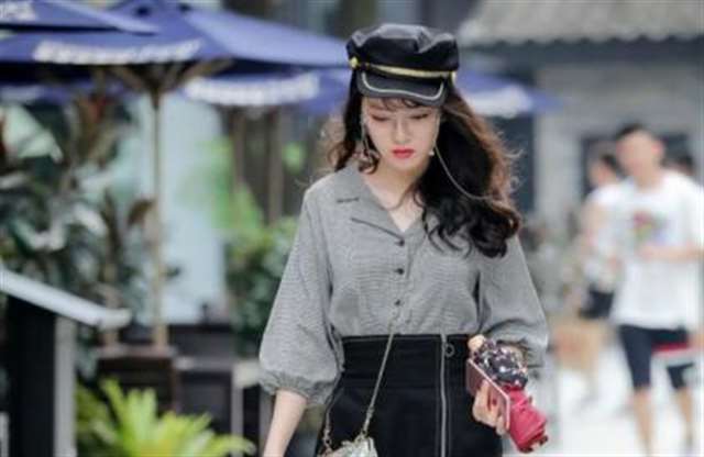 上班突然想弄了 老板,这是在公司,不要 突然间好想啊怎么办啊