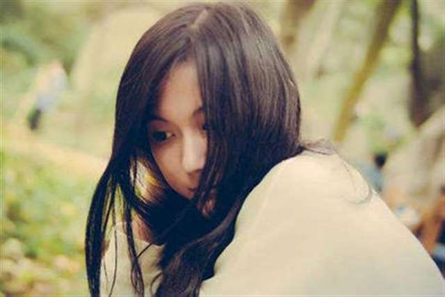 水太深人心复杂的说说 表面好人背后阴险的人