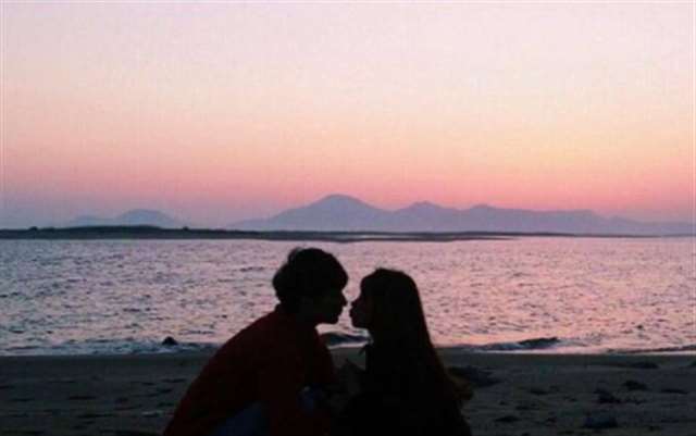 一个女生喜欢另一个女生 两个女生之间的爱情