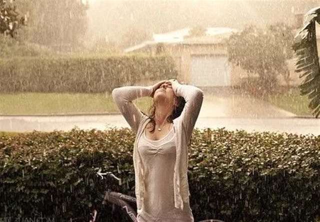 痛到心碎的句子,配伤感的图片