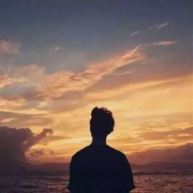 微信男生&女生背影头像:一个伤感,一个唯美