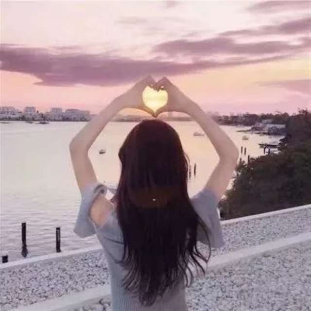 微信男生&女生背影头像:一个伤感,一个唯美