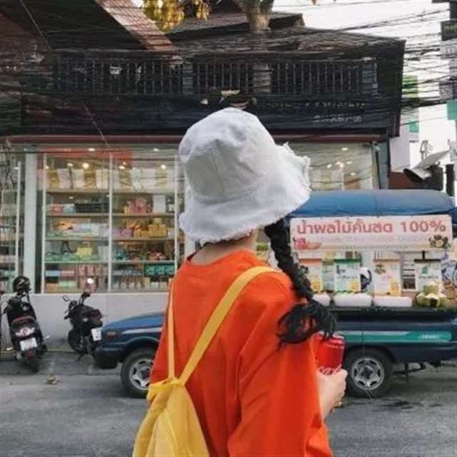 微信男生&女生背影头像:一个伤感,一个唯美