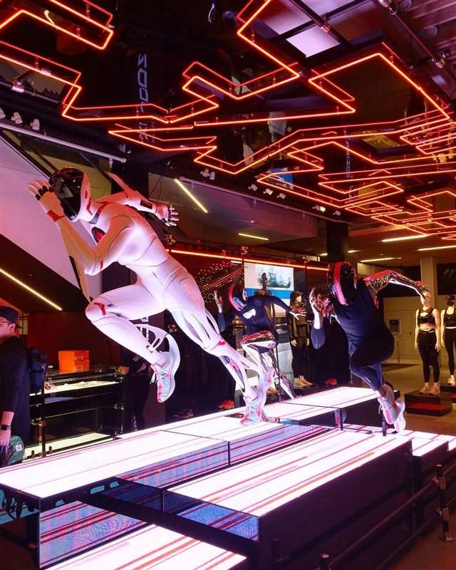 为 什 么 女 孩 爱 去 艺 术 系 男 生 家 里 约 会 ?