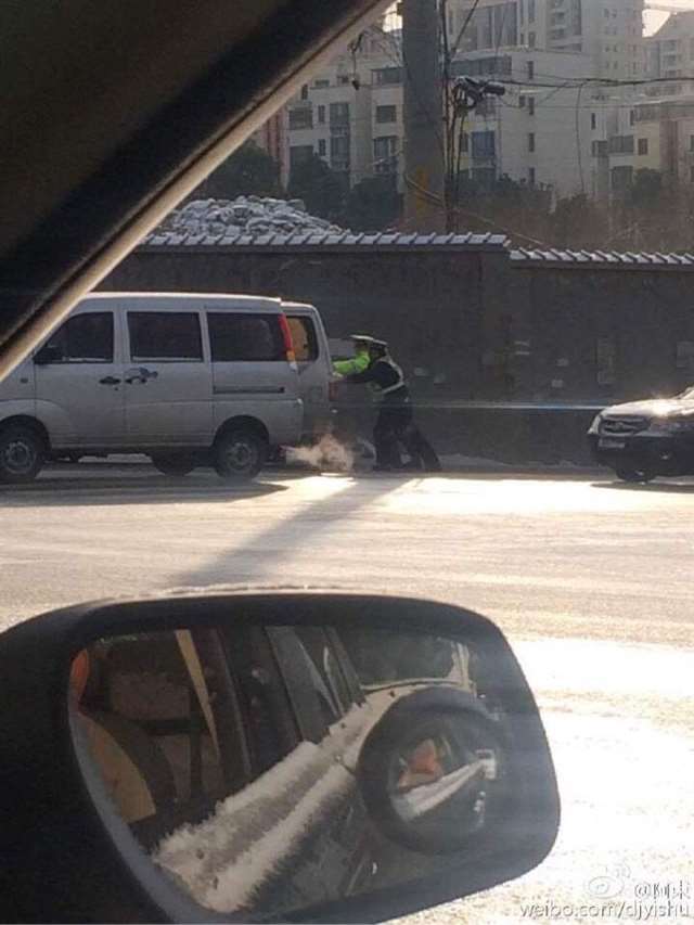 雪天,我悄悄地出轨了  图集