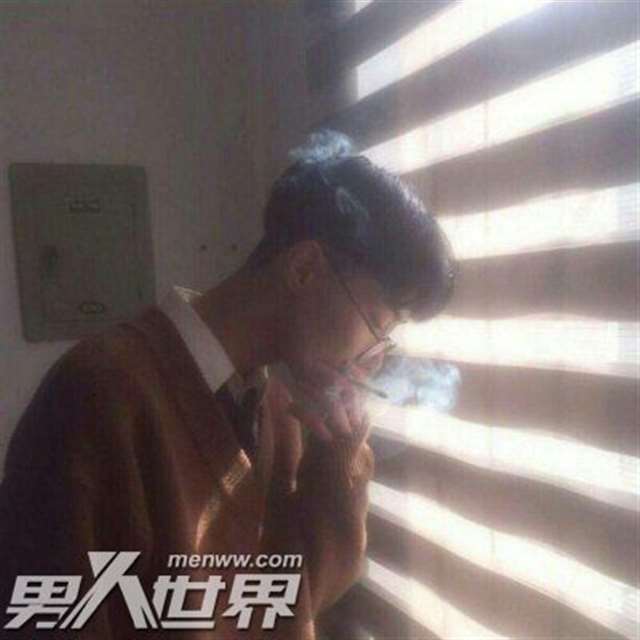 口述出轨全过程 少妇撅着屁股让人从后面玩