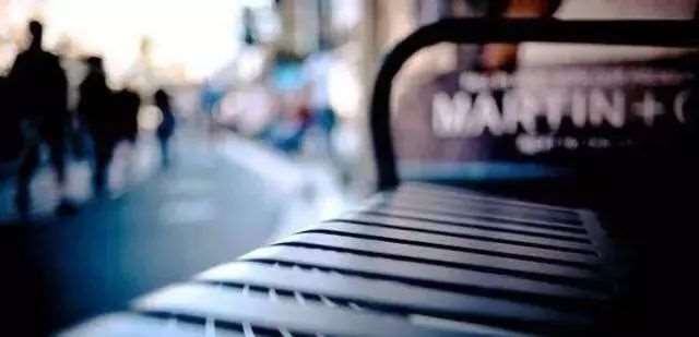 被背叛时发的说说