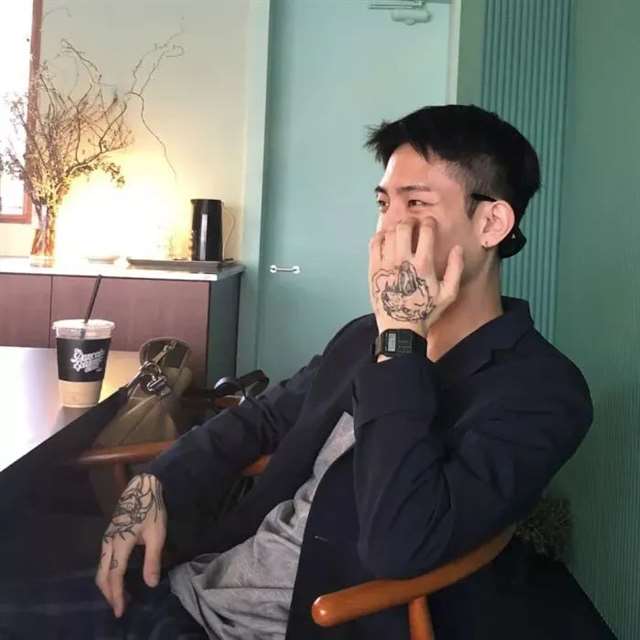 男生头像帅气冷酷霸气背影