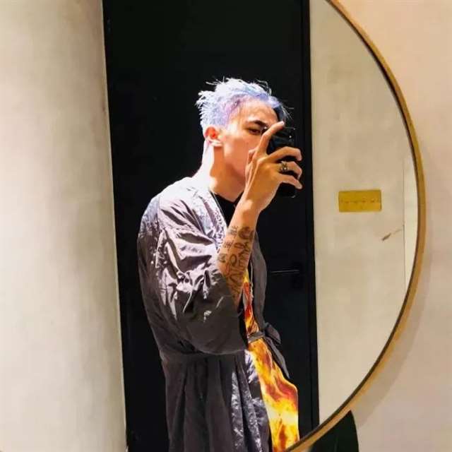 男生头像帅气冷酷霸气背影