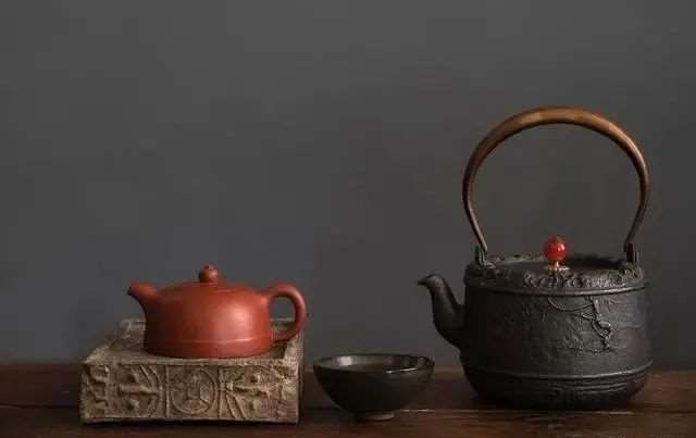 骨子里瞧不起你的人,才会对你不屑一顾.