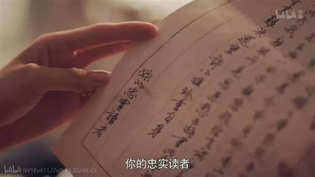 双镜，是照应出女性之间情谊的牵连