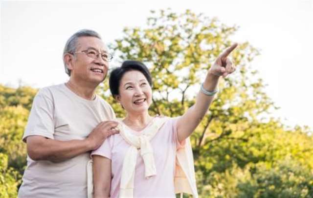 想找个住家男保姆 富婆50000招聘