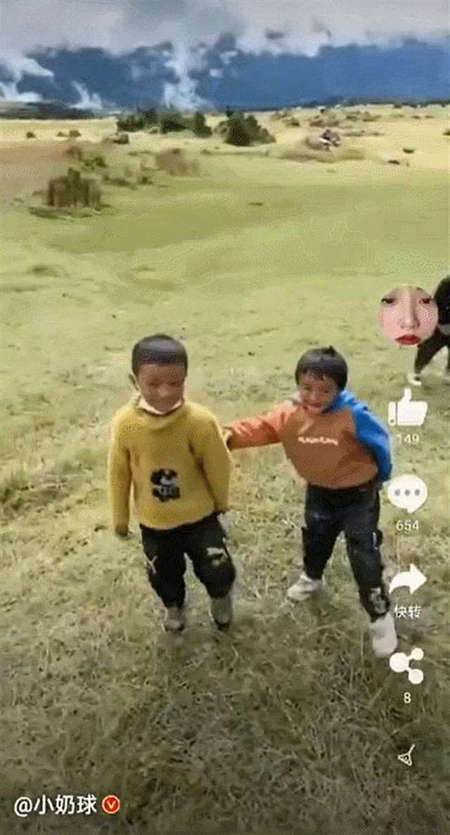 被几个人带了一个无人的地方 被客人玩得走不了路的经过