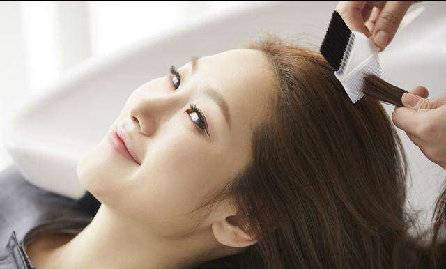 老婆出轨小10岁的男同事,不离婚可以,我也不会放过小三