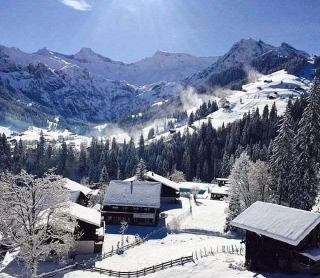 精辟的一句话早安心情语录,满腔热血,一身傲骨不服输!