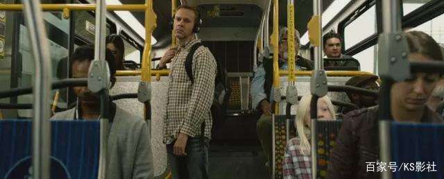 我关在笼子里当狗养的经历 人狗叫配图