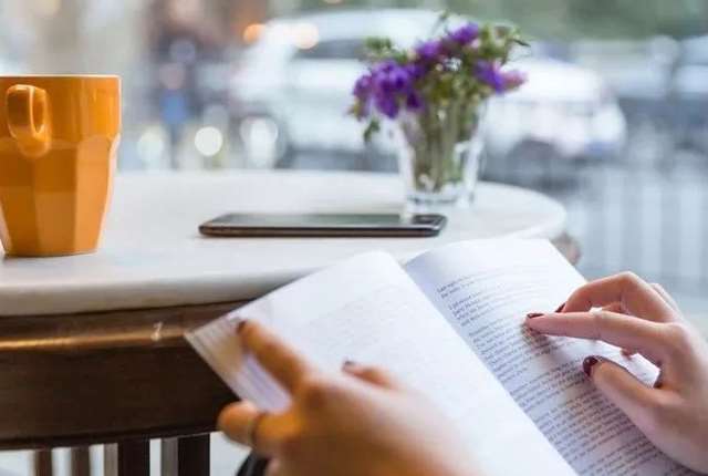 致不再年轻的自己!