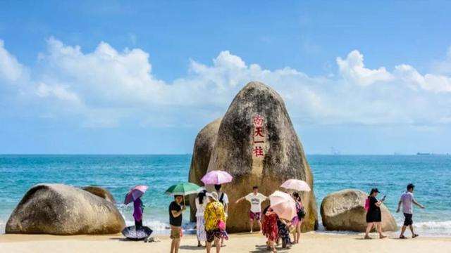 老公最好的哥们向我示爱 老公不在他朋友老是来