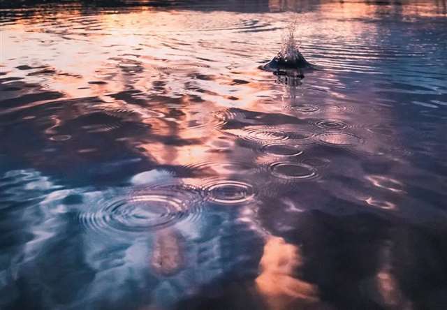 做人要像一杯水(说得极好)