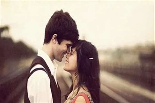 关于相爱好难的句子,描写艰难爱情的心情说说