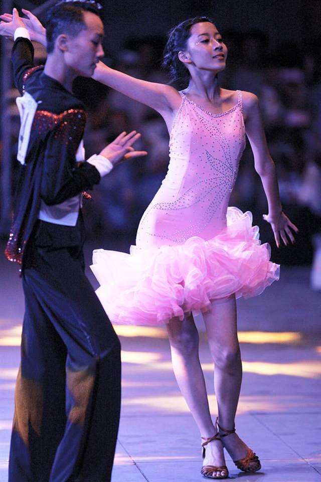 跳拉丁舞和舞伴c了 跳芭蕾的男生起反应了