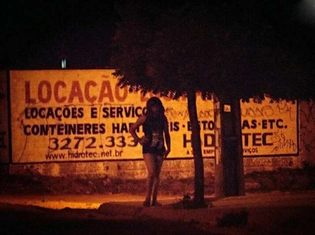  按摩师按到我高潮忍不住做了 口述他吻我下面出水