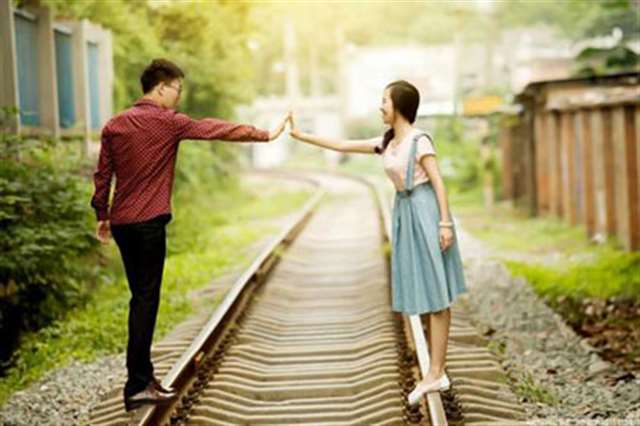 安慰女生辛苦的暖心话 蝴蝶拍自我安抚的步骤