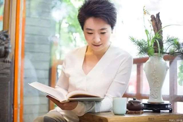 中年女人对你动了心,通常会有三个特征