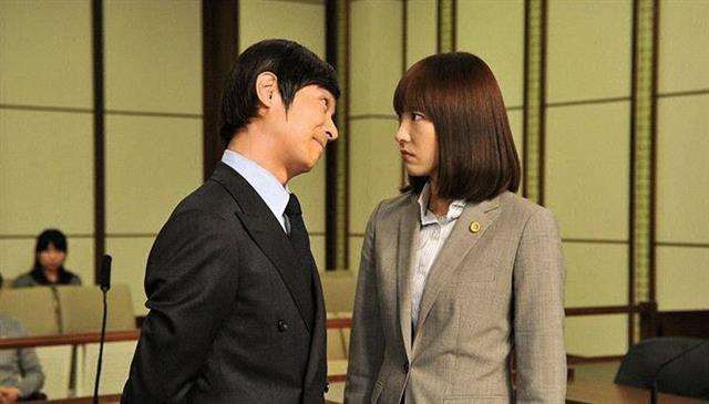 闺蜜老是跟我说她男朋友 当女朋友面和她闺蜜