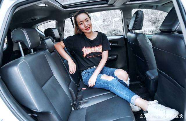 朋友送我回家车里要了我 同事在车里㖭你那里怎么办