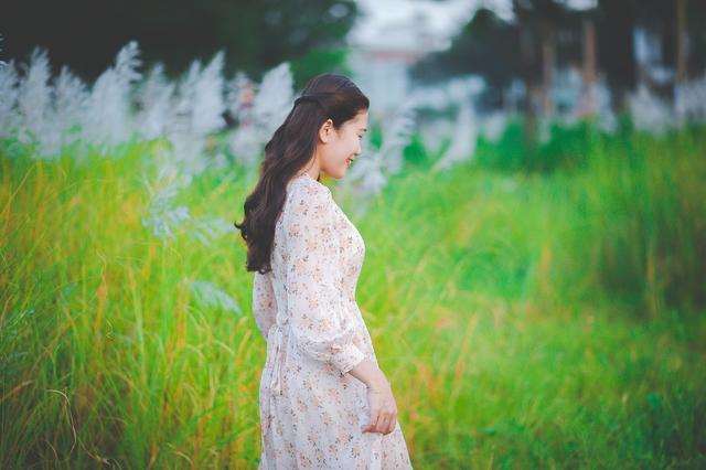 中年女人出轨高潮口述 我被男人玩3p的经历